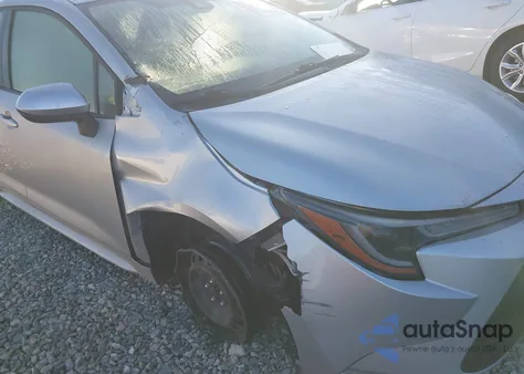 2021 Toyota Corolla Le z USA, uszkodzony, nr VIN JTDEPMAE9MJ137943